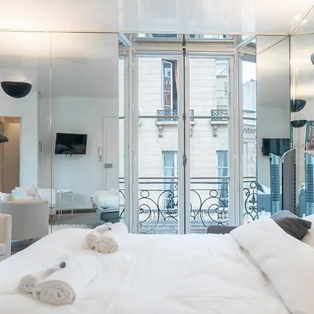 At Jardin Du Luxembourg Apartment